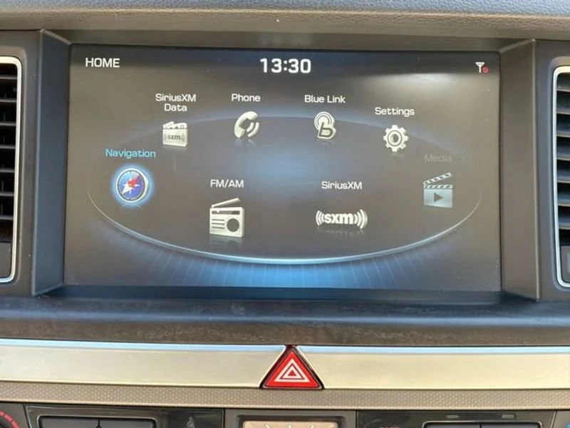 2016 Hyundai Genesis - Image 10 of 19