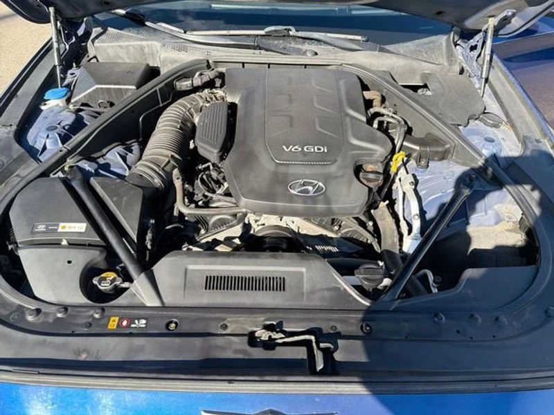 2016 Hyundai Genesis - Image 16 of 19
