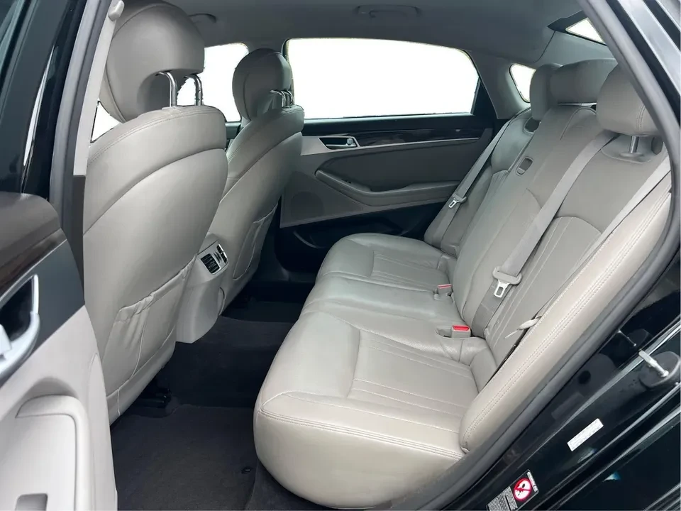 2016 Hyundai Genesis - Image 6 of 11