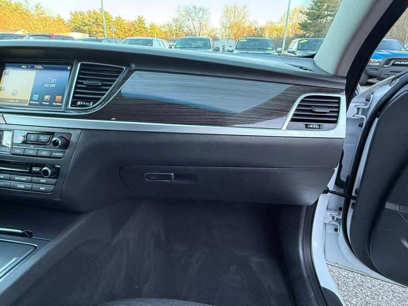 2016 Hyundai Genesis - Image 18 of 20