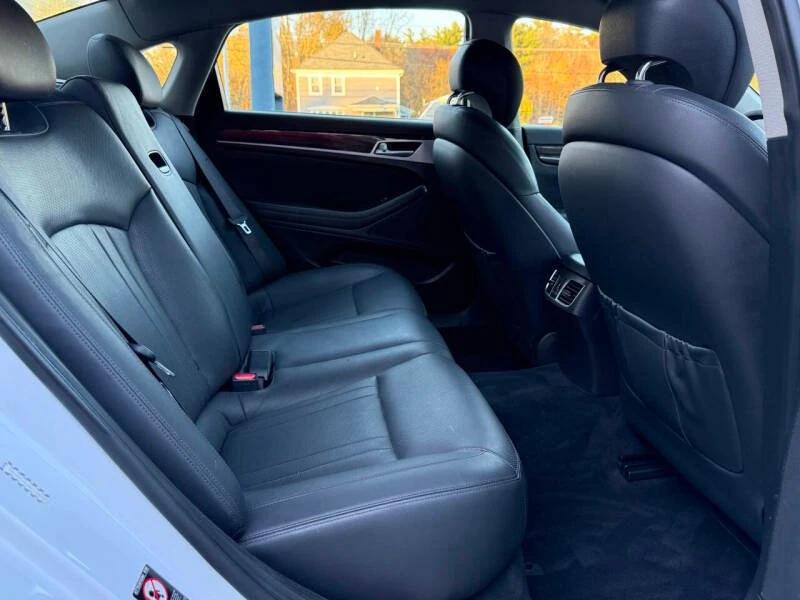 2016 Hyundai Genesis - Image 14 of 20