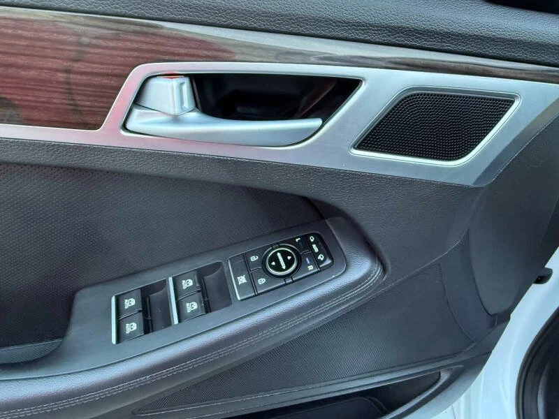 2016 Hyundai Genesis - Image 20 of 20