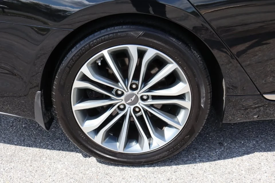2016 Hyundai Genesis - Image 6 of 16