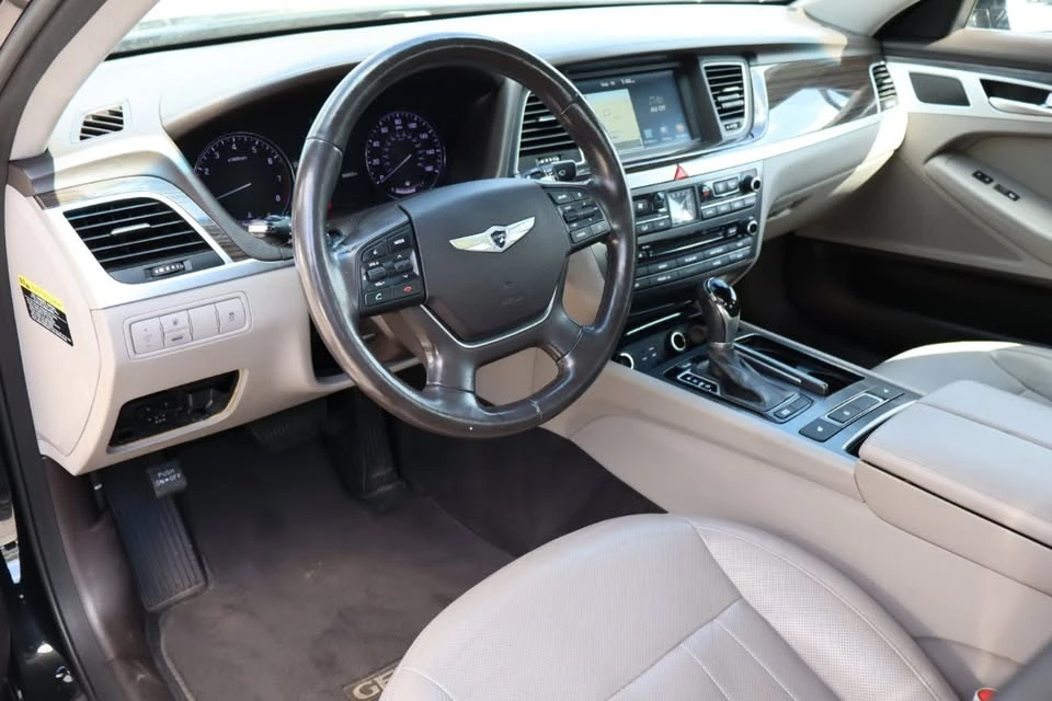 2016 Hyundai Genesis - Image 13 of 16
