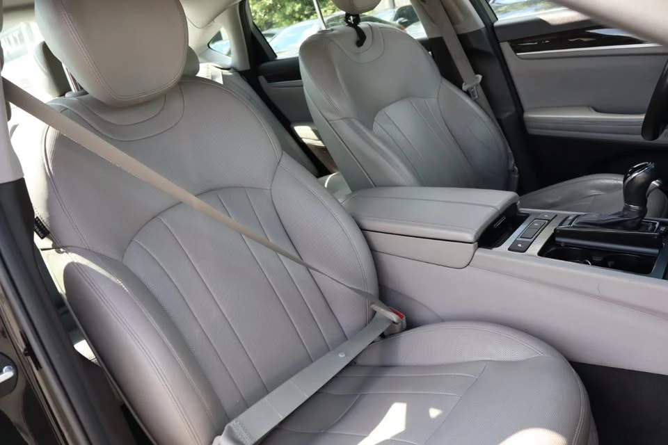 2016 Hyundai Genesis - Image 11 of 16