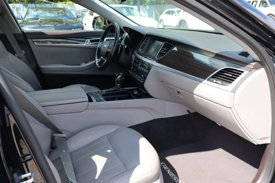 2016 Hyundai Genesis - Image 9 of 16
