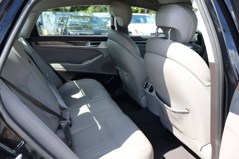 2016 Hyundai Genesis - Image 7 of 16