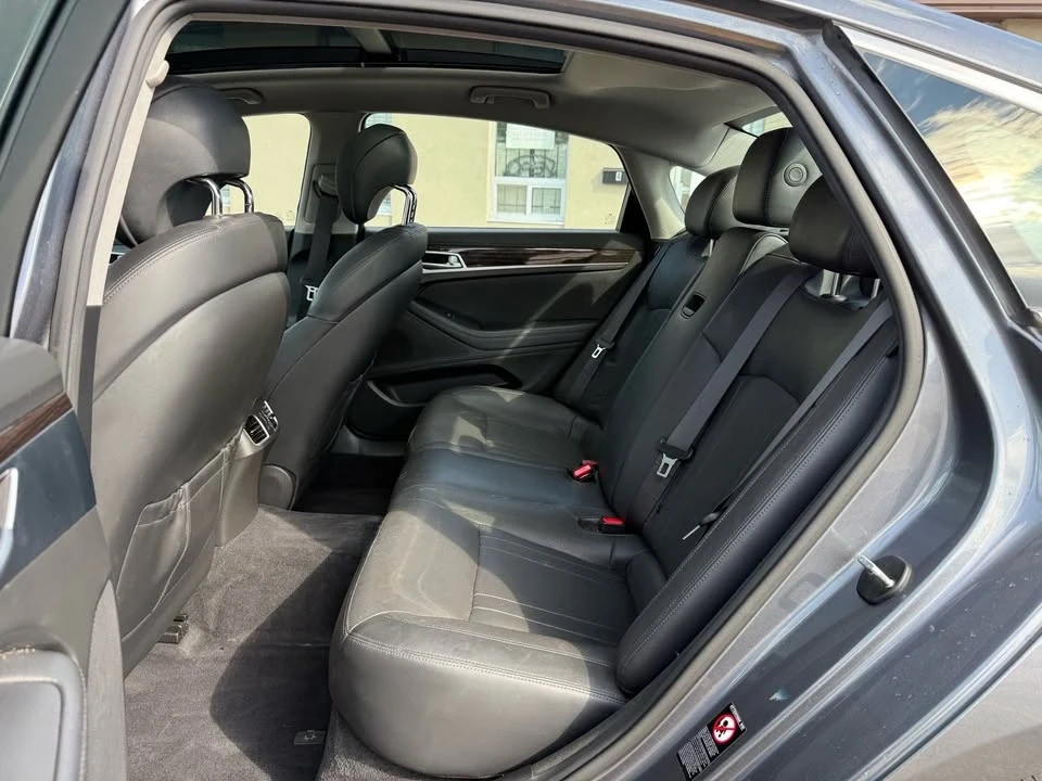 2016 Hyundai Genesis - Image 10 of 20