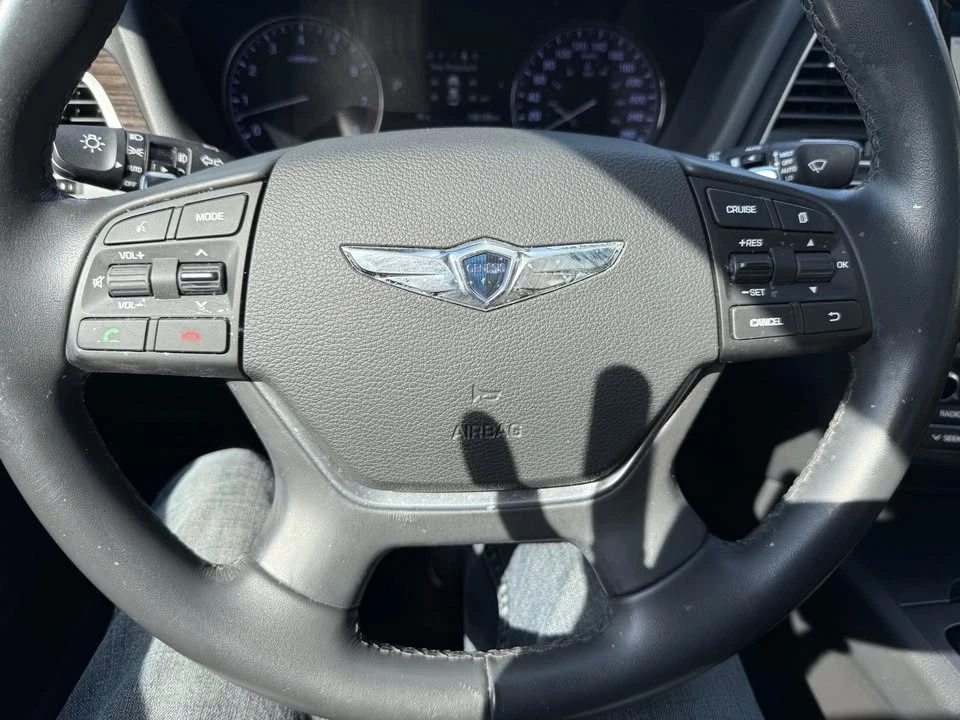 2016 Hyundai Genesis - Image 17 of 20