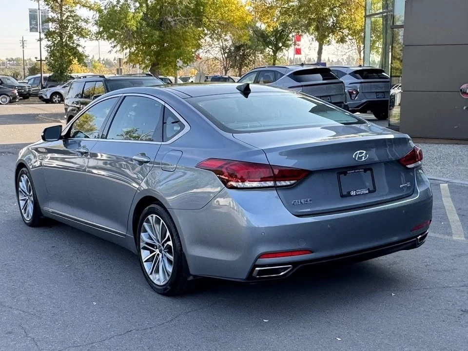 2016 Hyundai Genesis - Image 7 of 10