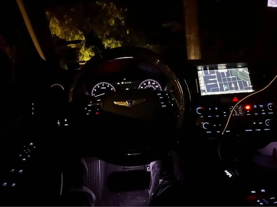 2016 Hyundai Genesis - Image 7 of 16