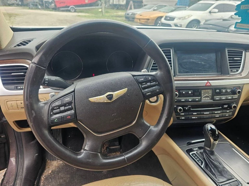 2016 Hyundai Genesis - Image 11 of 15