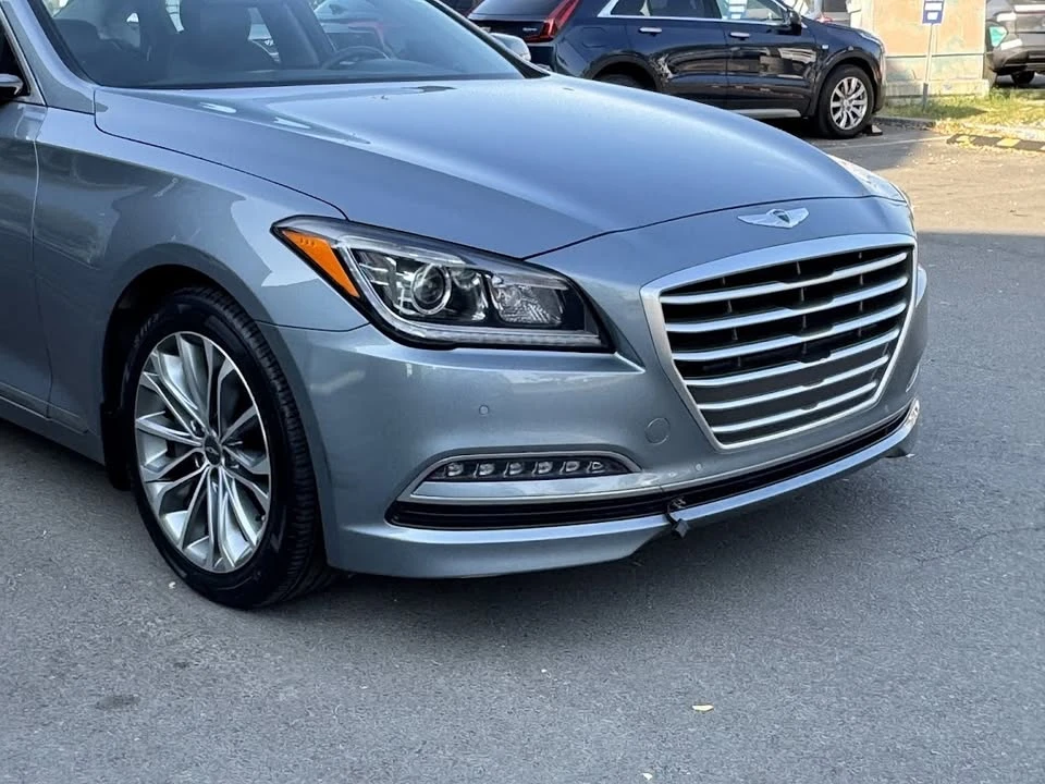 2016 Hyundai Genesis - Image 4 of 10