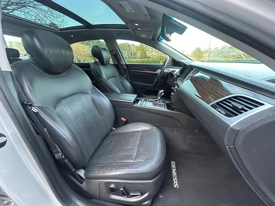 2016 Hyundai Genesis - Image 6 of 15