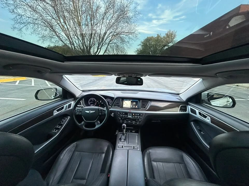 2016 Hyundai Genesis - Image 8 of 15