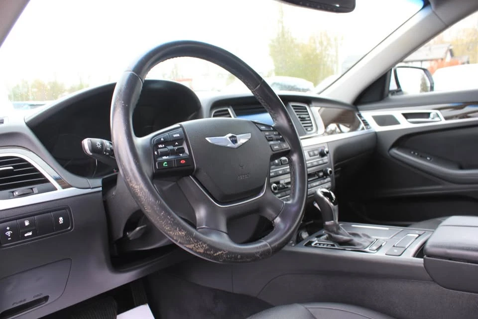 2016 Hyundai Genesis - Image 2 of 10