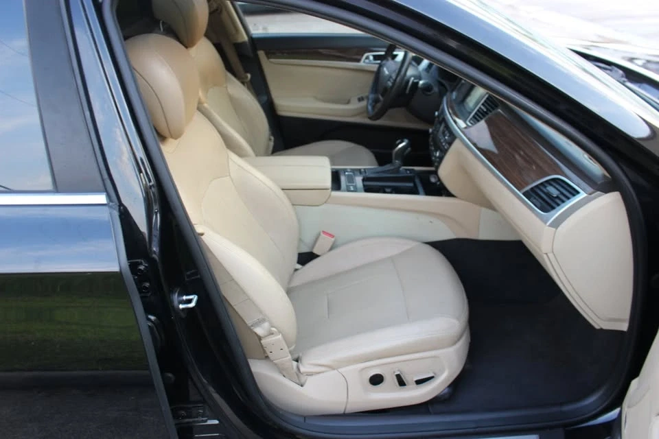 2016 Hyundai Genesis - Image 12 of 20