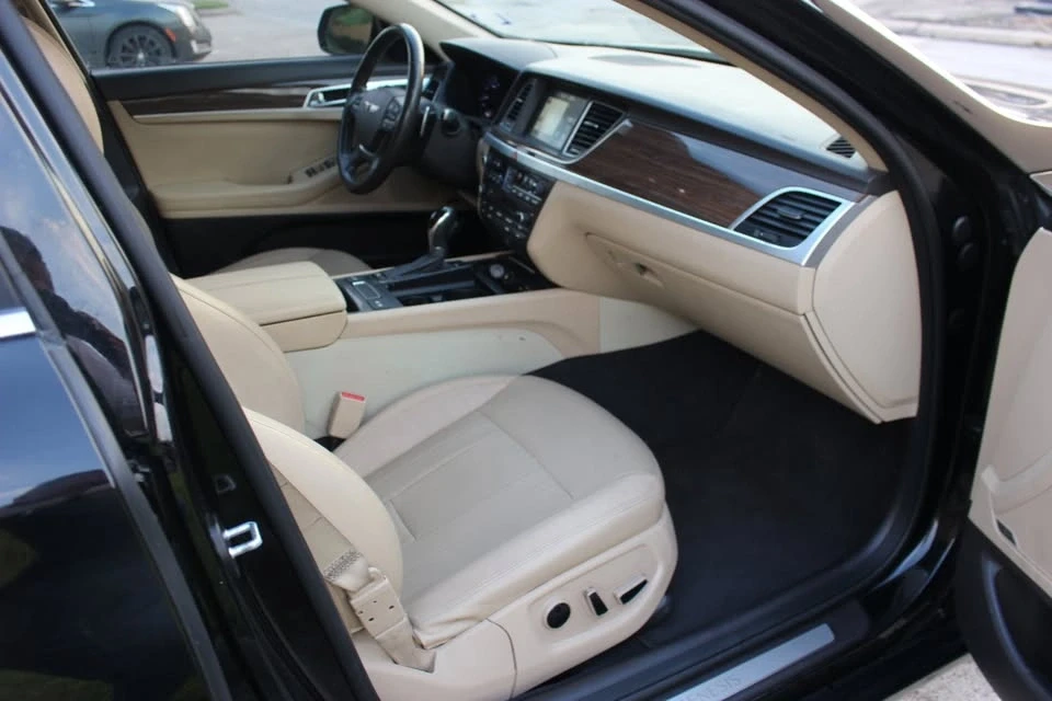 2016 Hyundai Genesis - Image 13 of 20