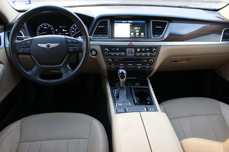 2016 Hyundai Genesis - Image 19 of 20