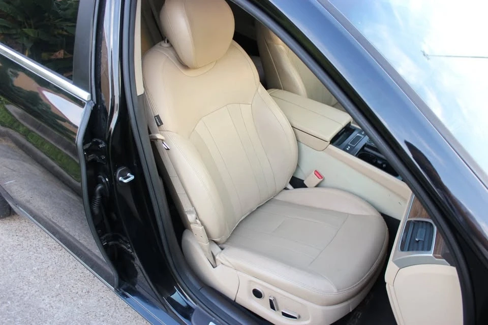 2016 Hyundai Genesis - Image 14 of 20