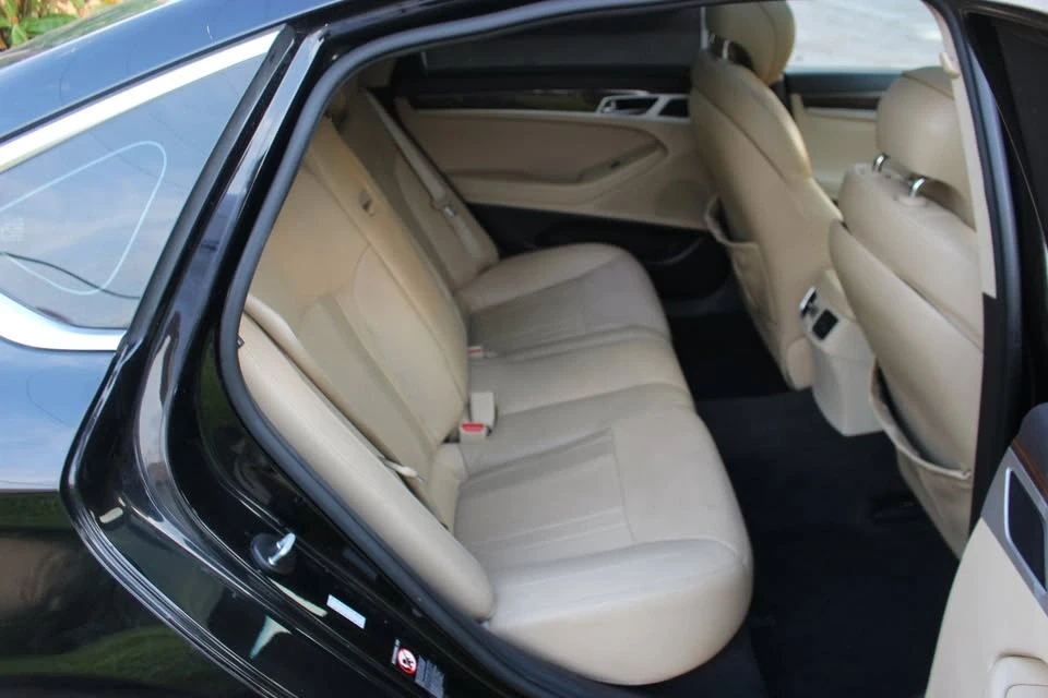 2016 Hyundai Genesis - Image 15 of 20