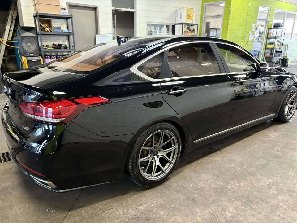 2016 Hyundai Genesis - Image 4 of 10