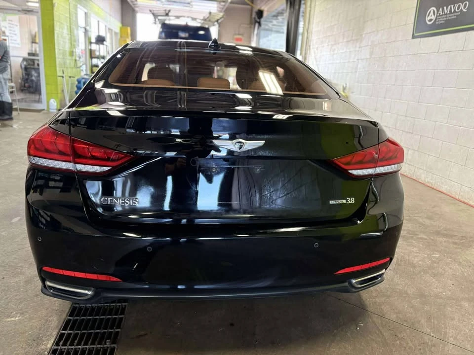 2016 Hyundai Genesis - Image 5 of 10