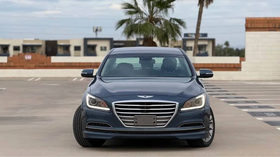 2016 Hyundai Genesis - Image 2 of 20
