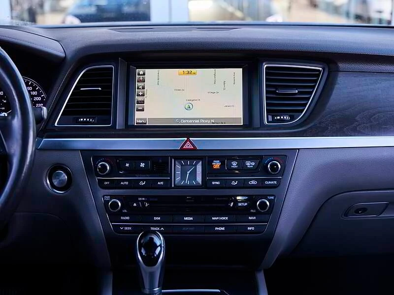 2016 Hyundai Genesis - Image 4 of 14