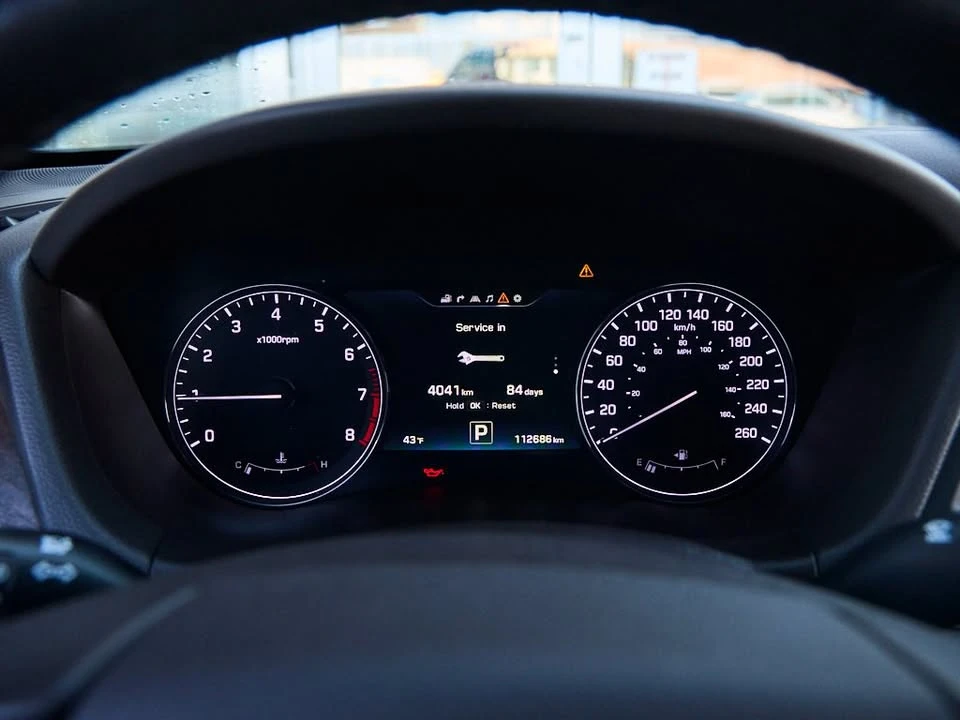 2016 Hyundai Genesis - Image 11 of 14
