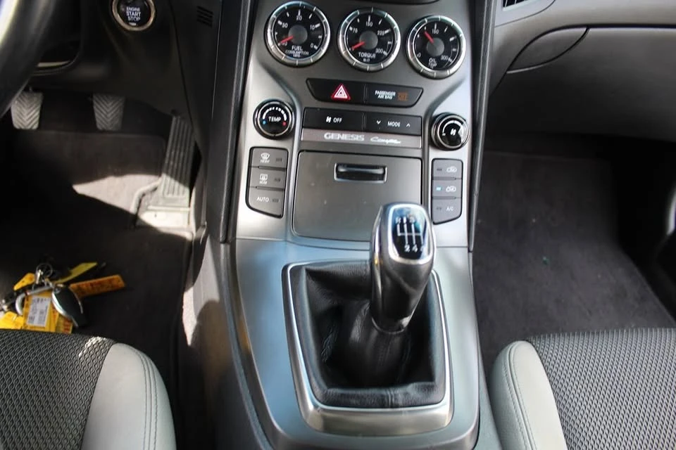 2016 Hyundai Genesis Coupe - Image 15 of 20