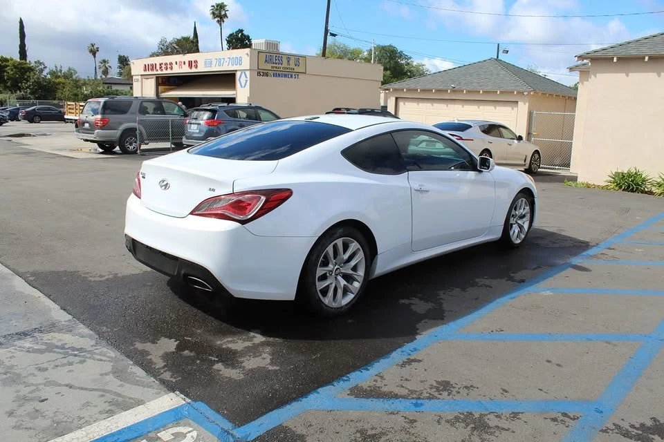 2016 Hyundai Genesis Coupe - Image 7 of 20