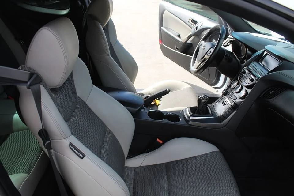 2016 Hyundai Genesis Coupe - Image 11 of 20