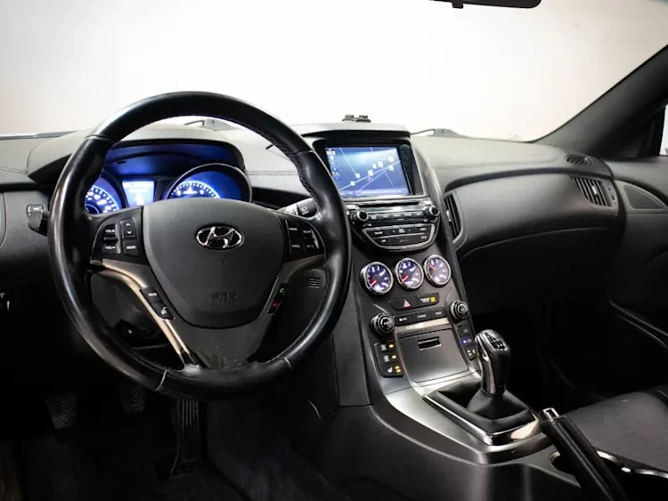 2016 Hyundai Genesis Coupe - Image 8 of 12