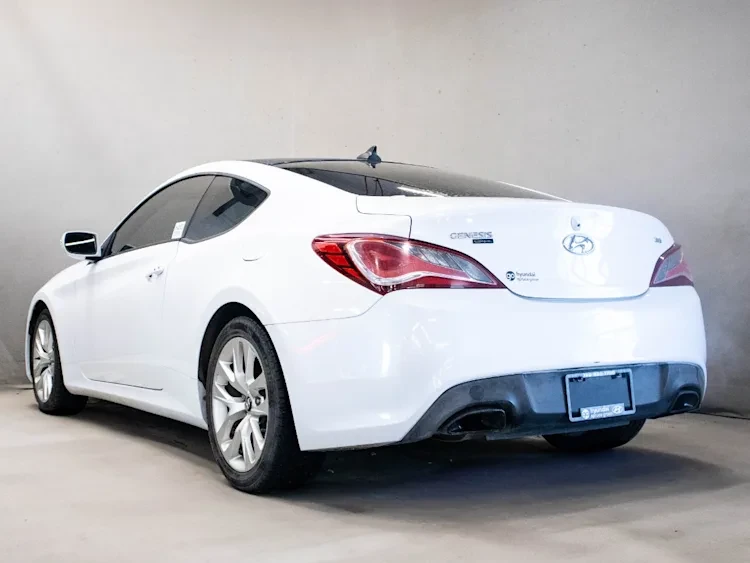 2016 Hyundai Genesis Coupe - Image 5 of 12