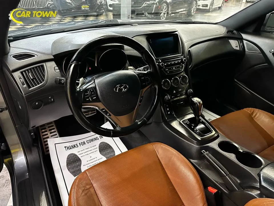 2016 Hyundai Genesis Coupe - Image 16 of 20