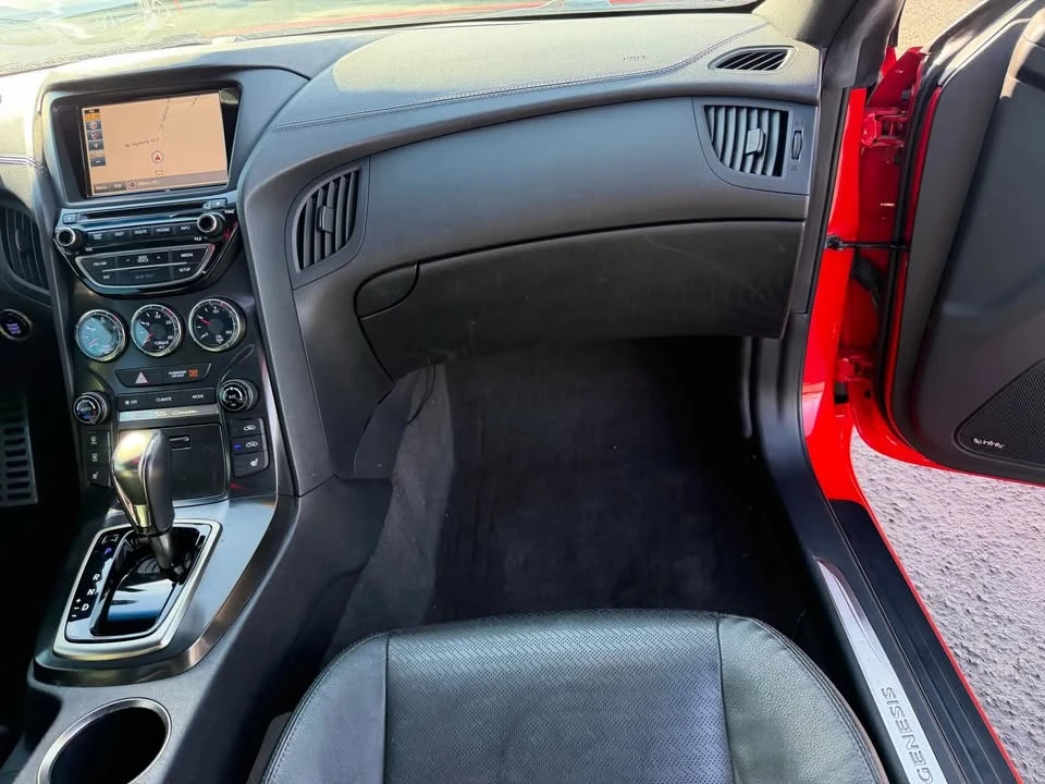 2016 Hyundai Genesis Coupe - Image 17 of 20