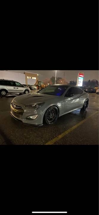 2016 Hyundai Genesis Coupe - Image 5 of 8