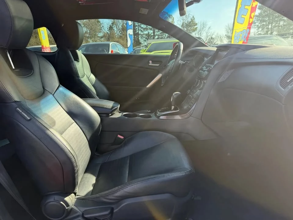 2016 Hyundai Genesis Coupe - Image 14 of 20