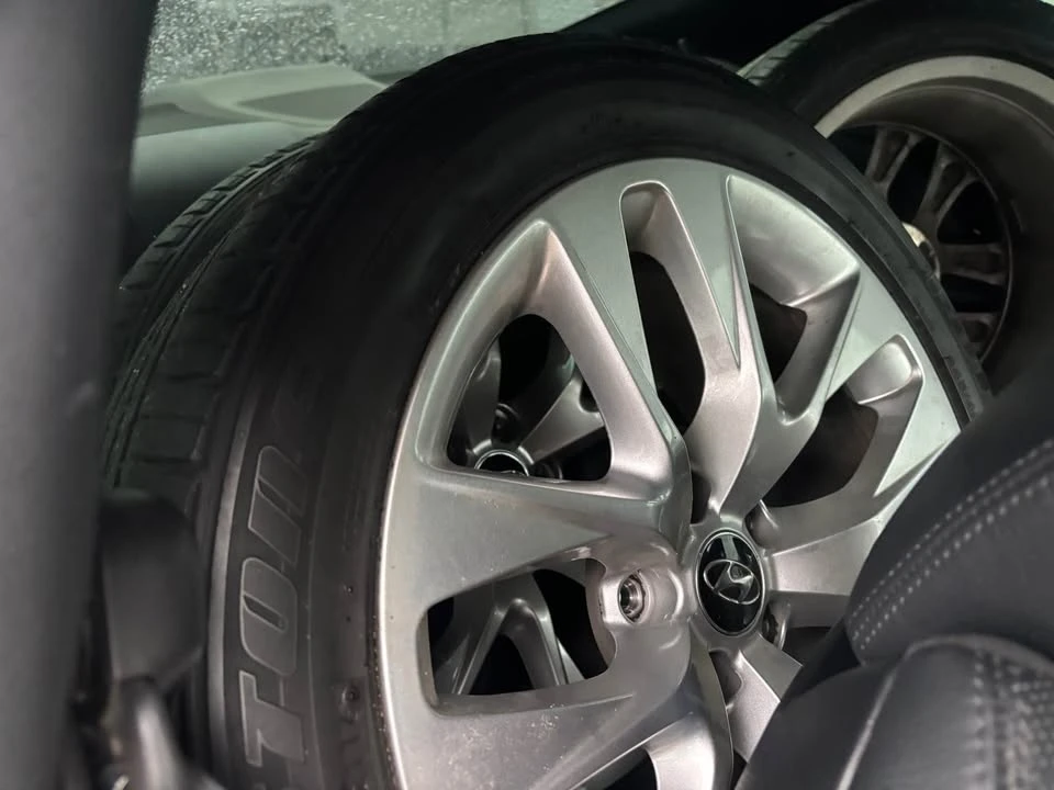 2016 Hyundai Genesis Coupe - Image 6 of 7