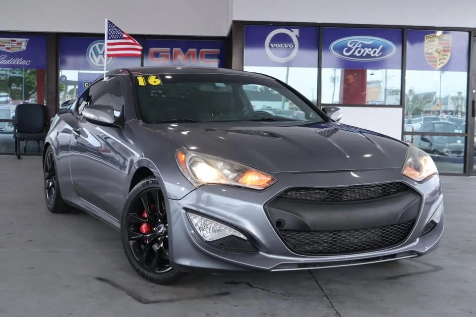 2016 Hyundai Genesis Coupe - Image 2 of 20