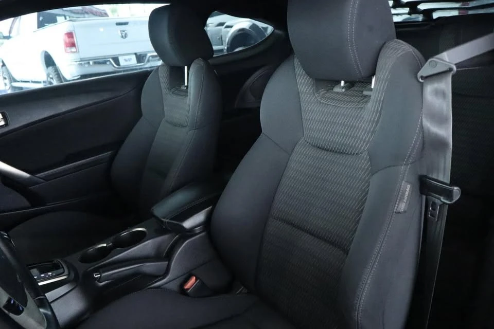 2016 Hyundai Genesis Coupe - Image 14 of 20