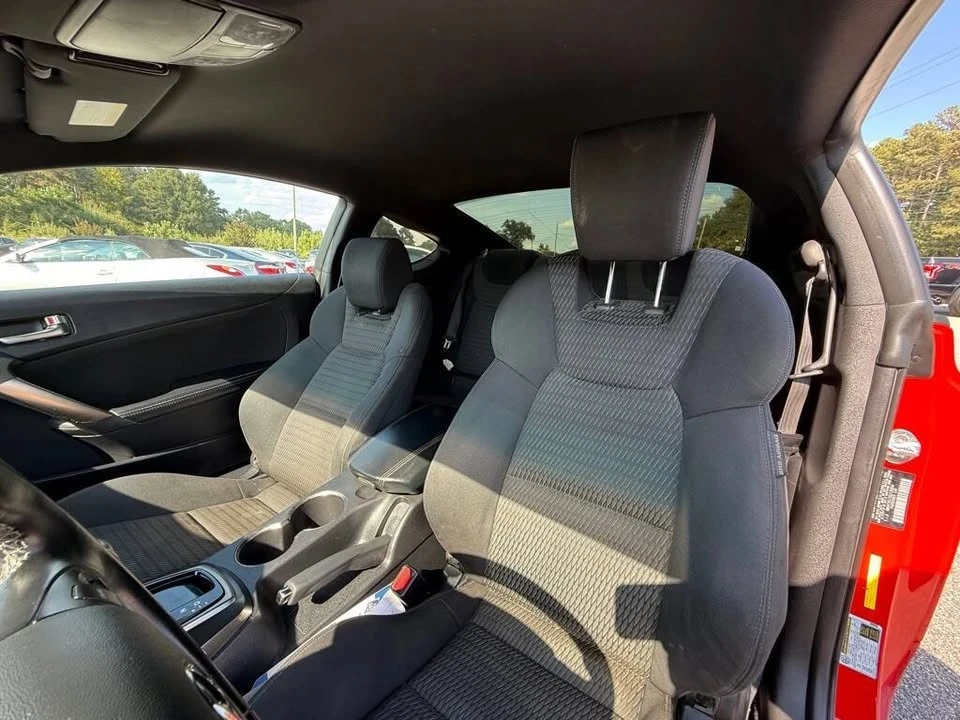 2016 Hyundai Genesis Coupe - Image 10 of 20