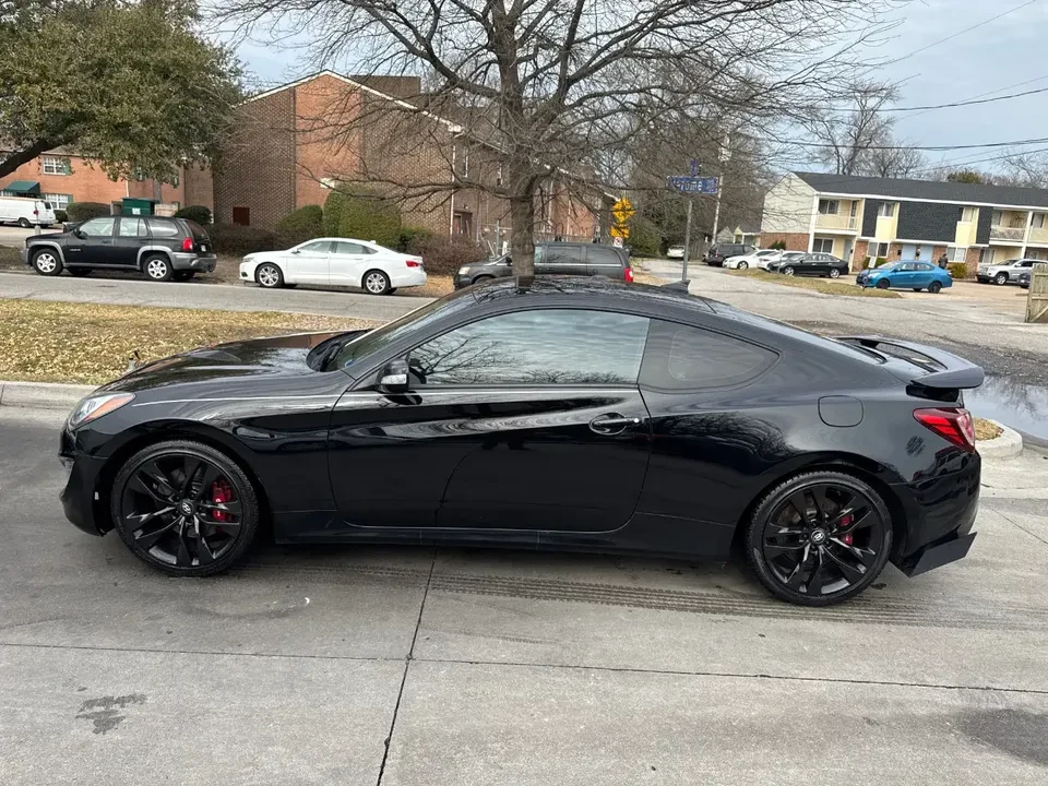 2016 Hyundai Genesis Coupe - Image 5 of 16