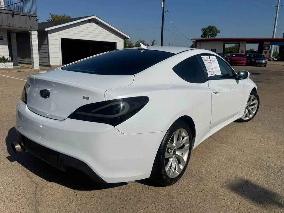 2016 Hyundai Genesis Coupe - Image 2 of 6