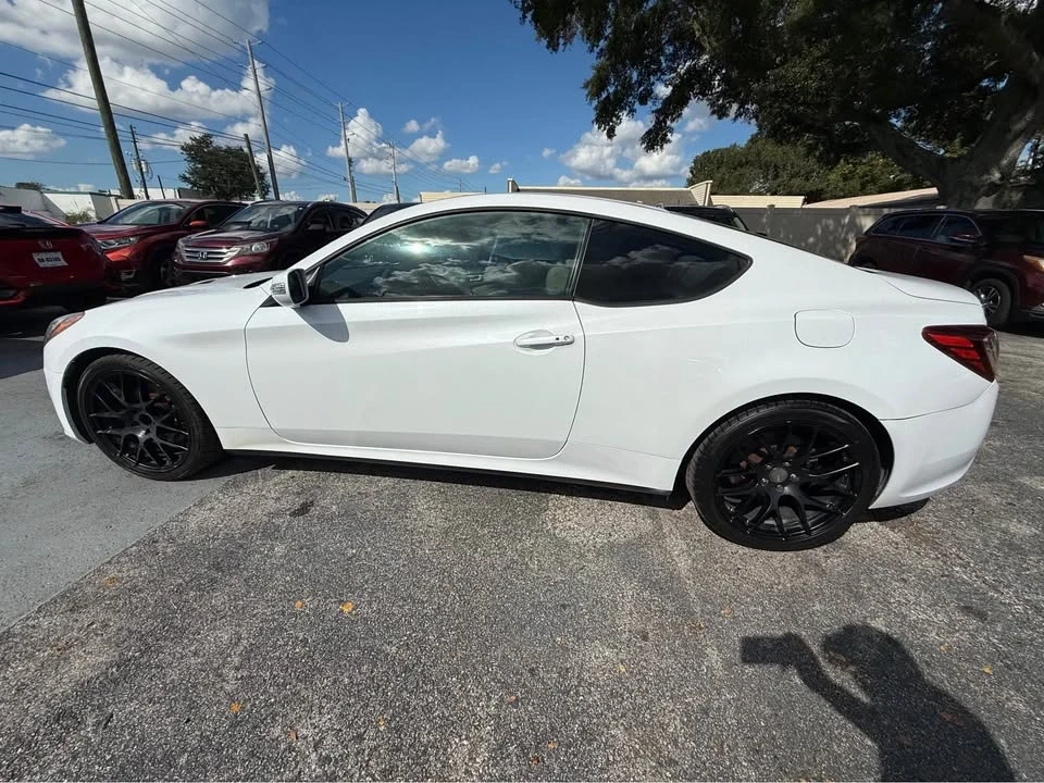 2016 Hyundai Genesis Coupe - Image 8 of 9