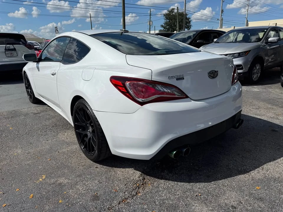 2016 Hyundai Genesis Coupe - Image 7 of 9