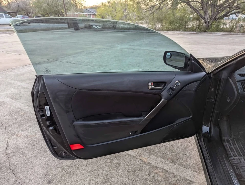 2016 Hyundai Genesis Coupe - Image 4 of 12