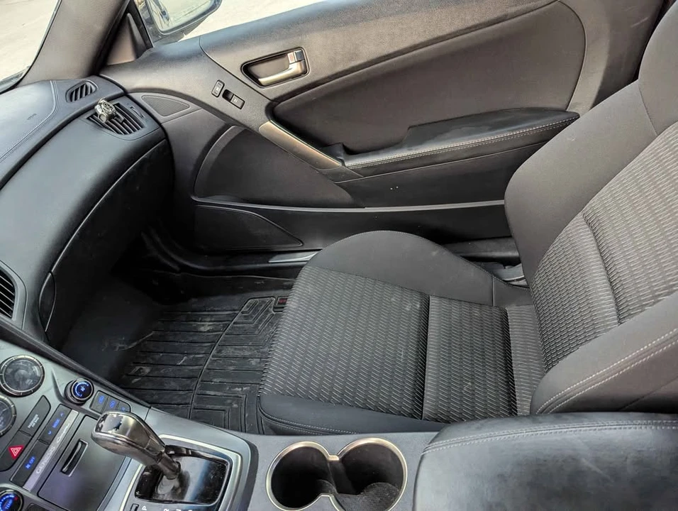 2016 Hyundai Genesis Coupe - Image 7 of 12