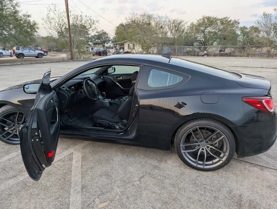 2016 Hyundai Genesis Coupe - Image 3 of 12
